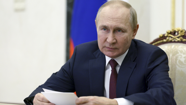 Putin, hoje, durante o anúncio de anexação das 4 regiões à Rússia (Foto: pool, via AP)