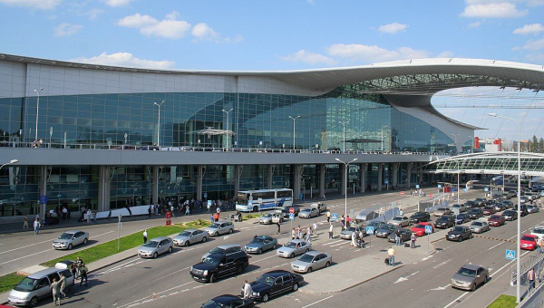 Aeroporto em Moscou: cresce demanda por passagens só de ida (Foto: redes sociais)