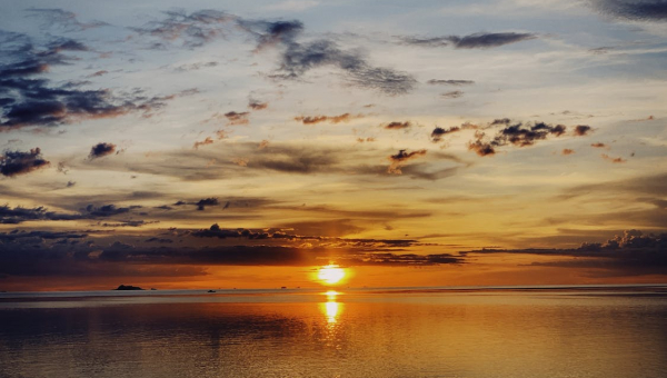 Apreciar céu e mar pode ser um bom começo para reduzir a ansiedade (Foto: Pexels)