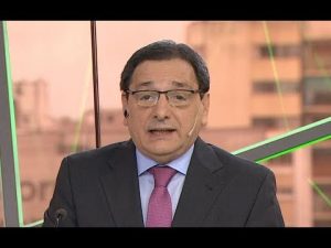 Rubin em ação, na TV argentina: comentários sobre assuntos religiosos na TV -- sociedade e a política sob a mesma batina (Foto: arquivo pessoal)