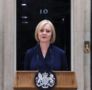 Liz Truss demite ministro após denúncia de "má conduta"