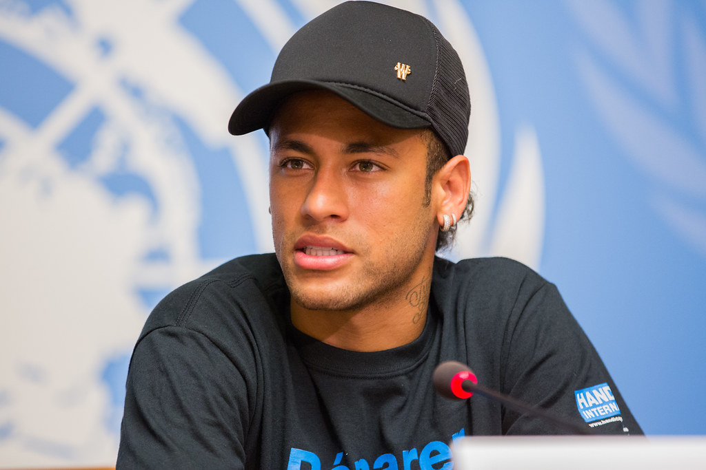 Neymar vai a julgamento na Espanha