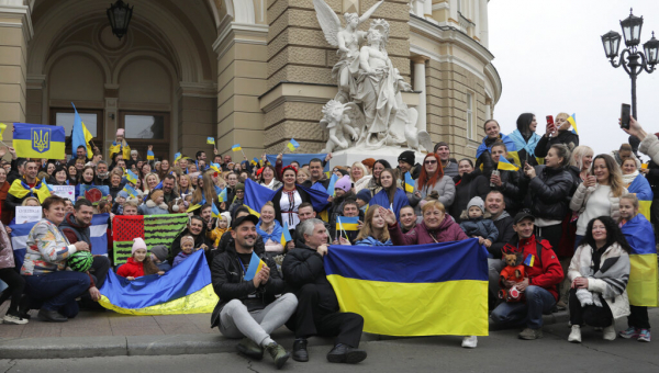 População de Kherson comemora reconquista ucraniana