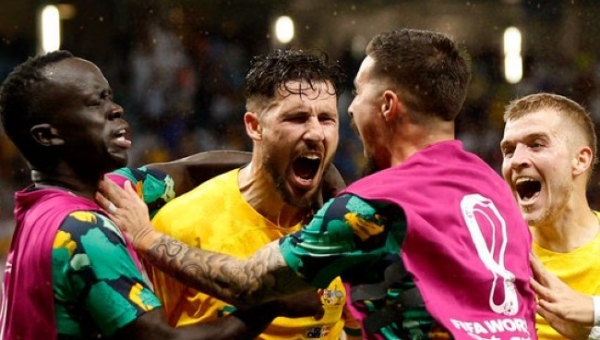 Austrália festeja gol (Foto: cap. video)