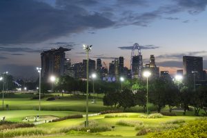 Singapura é um dos países mais procurados pelos chineses, que compram imóveis, campos de golfe e outros bens. (Foto:Bloomberg / Wei Leng Tay