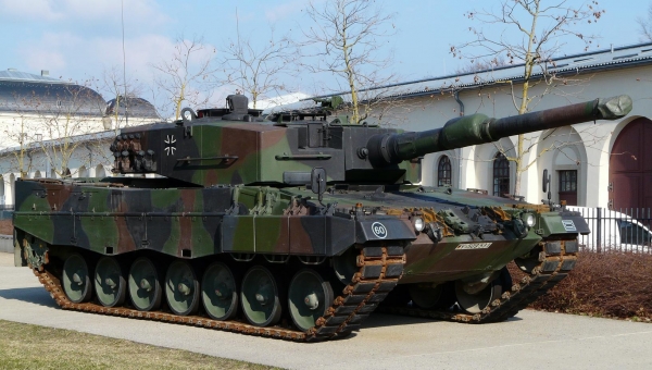 Alemanha anuncia envio de tanques Leopard para a Ucrânia e Rússia ameaça com ataque nuclear