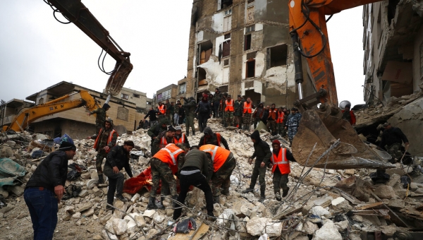 Por que o terremoto na Turquia e na Síria foi tão violento?