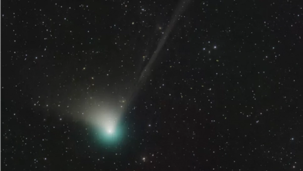 Cometa verde passará perto da Terra nesta quarta-feira