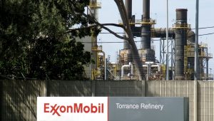 EUA consideram ultrajante lucro recorde da petrolífera ExxonMobil