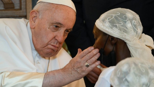 Papa Francisco surpreende e afirma que renúncias não devem virar moda no Vaticano