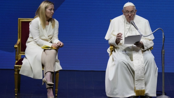 Papa Francisco e Giorgia Meloni pedem aos italianos que tenham mais filhos