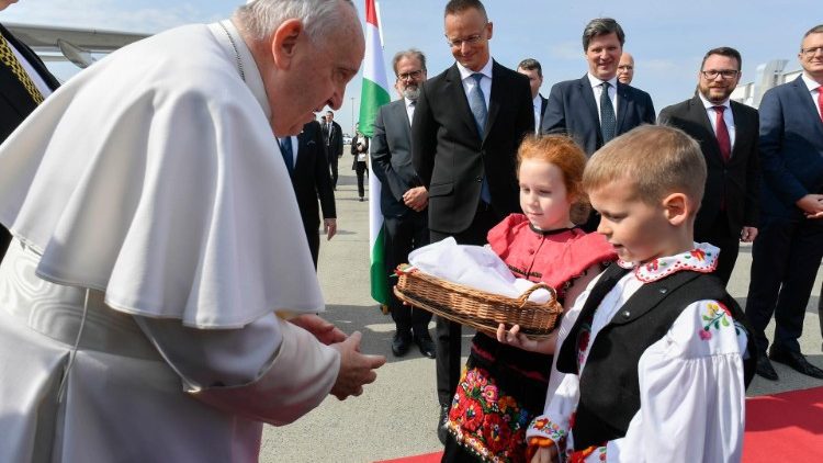 Papa diz que Vaticano está envolvido em missão secreta de paz na Ucrânia